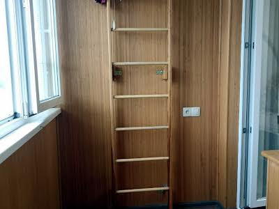 квартира за адресою Осіння вул., 13