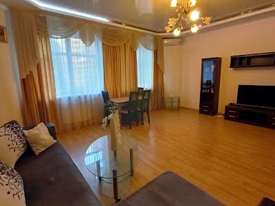 квартира за адресою Євгена Коновальця вул. (Щорса), 32-Б
