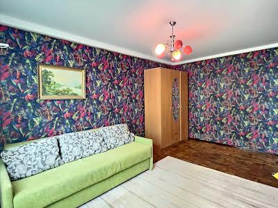 квартира по адресу Салютная ул., 25
