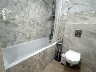 квартира за адресою Космічна вул., 5