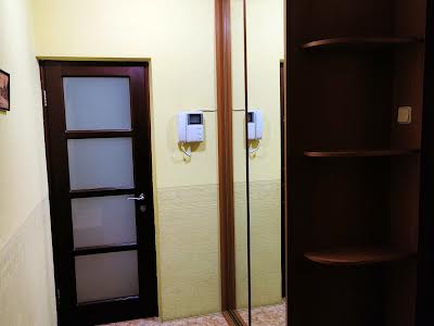 квартира за адресою Анни Ахматової вул., 11