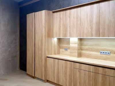 коммерческая по адресу Французский бульв., 13а