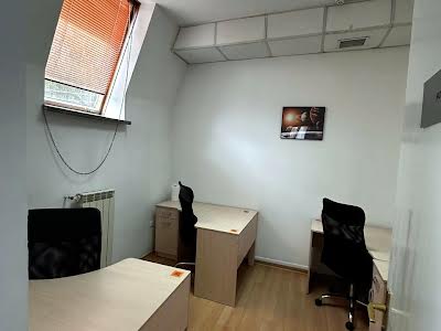 комерційна за адресою Сміливих вул., 1