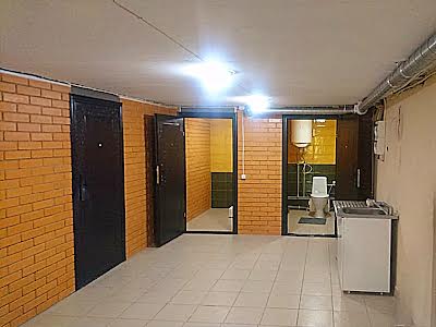 комерційна за адресою Яблунева вул., 13-Б