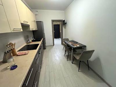 квартира по адресу Драгоманова ул., 2