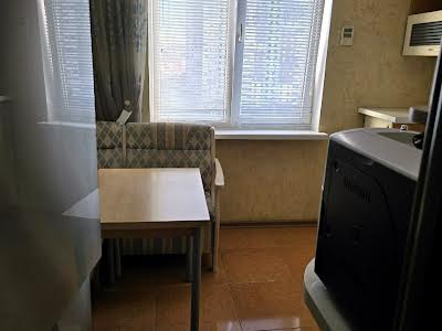 квартира за адресою Анни Ахматової вул., 16-В