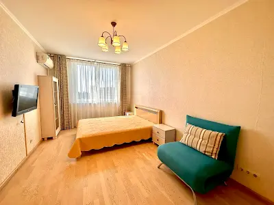 квартира за адресою Авіаконструктора Ігоря Сікорського вул. (Танкова), 1