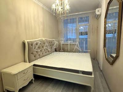 квартира по адресу Драгоманова, 2а