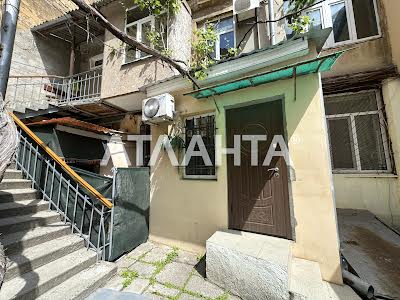 квартира за адресою Утьосова вул., 6