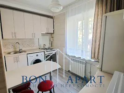 квартира за адресою Братів Малакових вул. (Бориса Житкова), 5