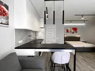 квартира за адресою Залізнична вул., 10