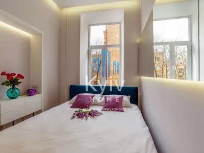 квартира по адресу Софиевская пл., 18