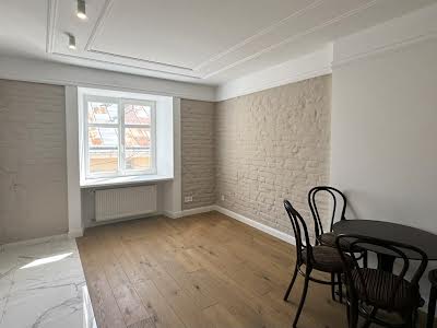 квартира по адресу Братьев Рогатинцев ул., 7