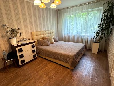 квартира за адресою Євгена Танцюри вул., 64