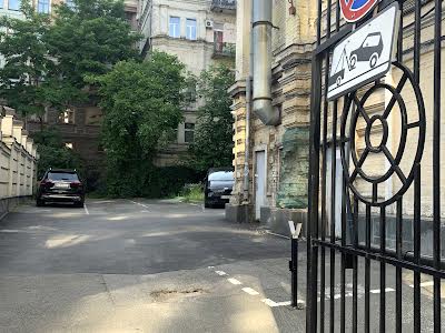 коммерческая по адресу Евгения Чикаленко ул. (Пушкінська), 28