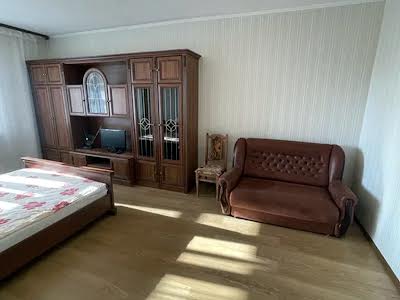 квартира по адресу Киев, вул. Петропавлівська, 50б