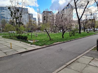 квартира за адресою Ованеса Туманяна вул., 8