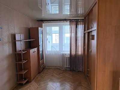 квартира за адресою Булаховського, 38