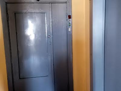 квартира за адресою Каштанова вул., 8-Б