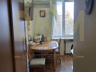 квартира за адресою Черняховського вул., 12