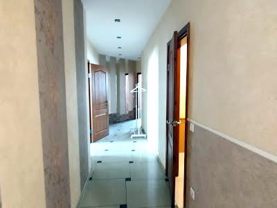 коммерческая по адресу Срібнокільська, 1