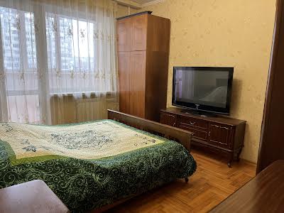 квартира за адресою Каштанова вул., 12Б