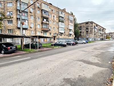 комерційна за адресою Незалежної України вул. (40 років Радянської України), 3