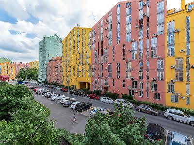 квартира за адресою Регенераторна вул., 4 к2