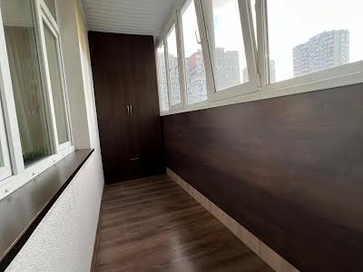 квартира за адресою Анни Ахматової вул., 22