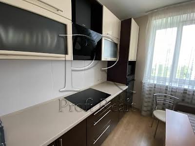квартира за адресою Верховинна вул., 91