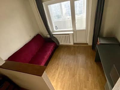 квартира по адресу Ревуцкого ул., 11-Г