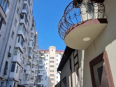 квартира за адресою 12-та Поздовжня вул., 16