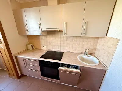 квартира по адресу Ревуцкого ул., 21