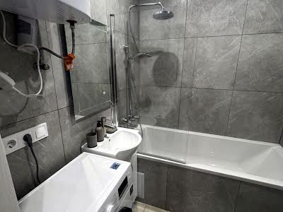 квартира по адресу Героев Небесной Сотни просп., 16