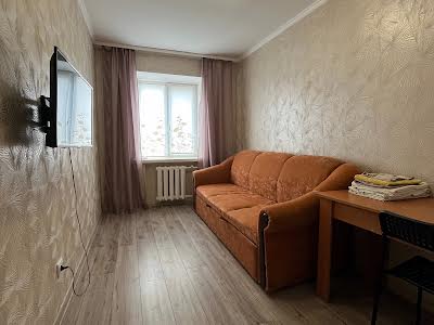 квартира за адресою Олександра Довженка вул. (Толстого), 102