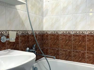 квартира за адресою Автозаводська вул., 81
