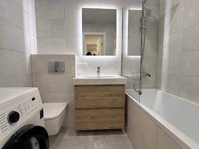 квартира за адресою Софії Русової вул., 7-А