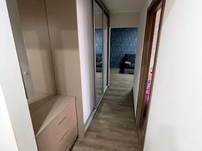 квартира за адресою Автозаводська вул., 6