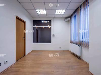 комерційна за адресою Трінклера вул., 9
