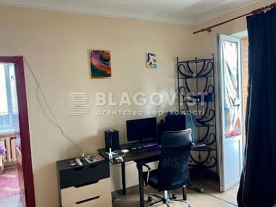 квартира за адресою Голосіївський просп. (40-річчя Жовтня), 74