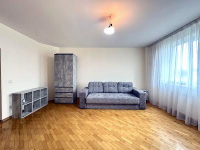 квартира за адресою Паркова вул., 18в