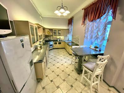 квартира за адресою Михайла Коцюбинського вул., 5