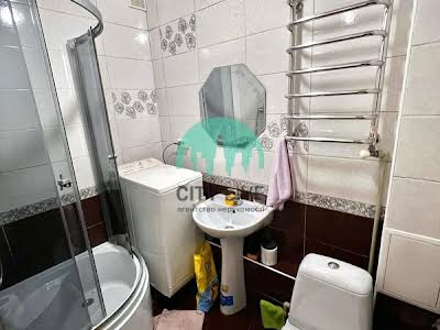 квартира за адресою Олександра Довженка вул., 3а