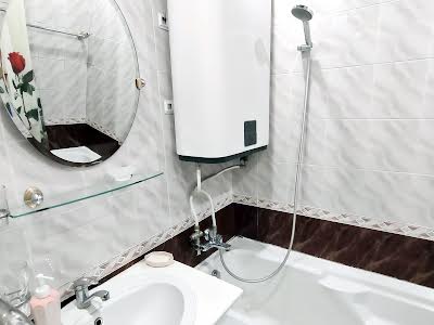 квартира за адресою Прирічна вул., 1