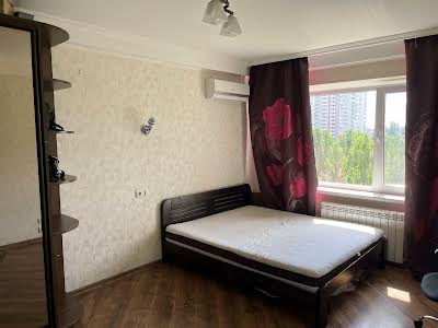 квартира за адресою Ореста Левицького вул. (Академіка Курчатова), 18