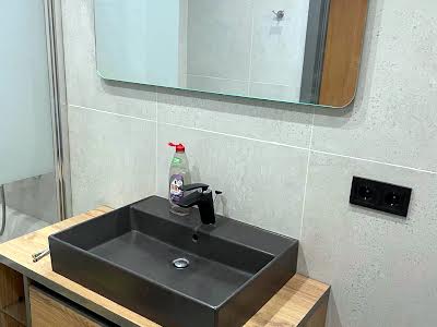 квартира за адресою Василя Тютюнника вул. (Анрі Барбюса), 28 а