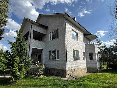 будинок за адресою Центральна вул., 3