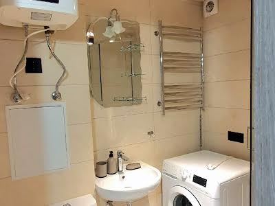 квартира по адресу Строителей ул., 17