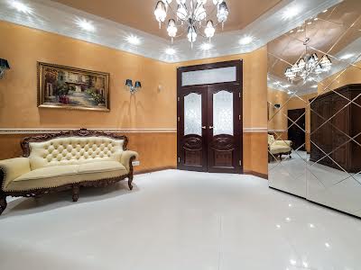 квартира за адресою Старонаводницька вул., 13