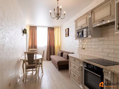 квартира по адресу Драгоманова ул., 2-Б